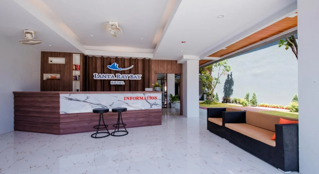 Lanta Ray Bay Hotel