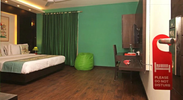 OYO Flagship 504 Greater Kailash