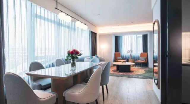 Люкс Superior Sunstone Plaza Hotel