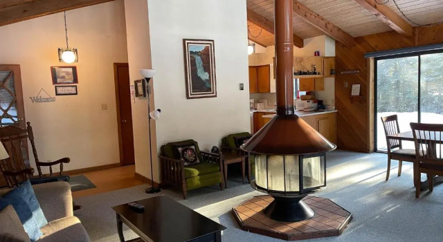 Коттедж с 3 комнатами Bear Paw Lodge & Vacation Homes