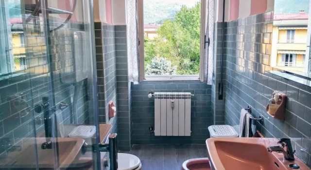 Appartamento con terrazzo zona ospedale civile, Buchen Sie Ferienwohnung Hotels in Brescia mit Parkplatz, Parkplätze