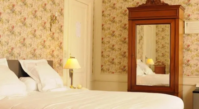 Двухместный номер Deluxe с видом на сад Charming 19th century small castle FINE FLEUR surrounded by quiet garden
