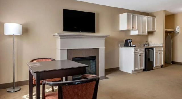 Люкс Quality Inn & Suites Quispamsis