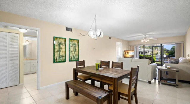 Villa on Point Brittany 5, 2 Bedroom, Pool, Near Beach, WiFi, Sleeps 4, Book Villa St. Petersburg Pinellas County