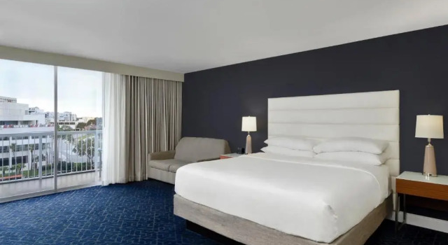 Номер Standard с балконом и с видом на реку Hotel Tampa Riverwalk