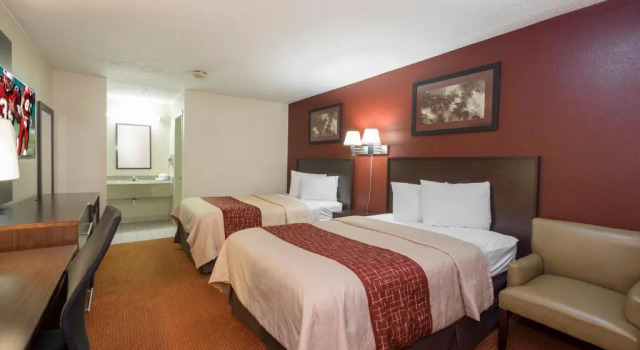 Четырёхместный номер Deluxe Red Roof Inn Columbus Northeast Westerville
