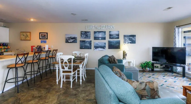 Апартаменты Pool Days & Water Fun Await: Lake Ozark Escape!
