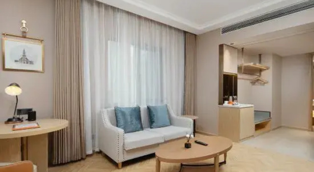 Люкс Business Vienna Hotel Zhenhai Zhaobaoshan Subway Station