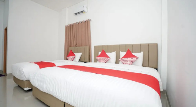 Семейный люкс OYO 443 Hotel Barlian