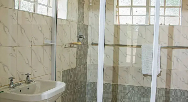 Коттедж Deluxe Hungwe House Victoria Falls
