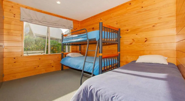 Beachfront Bliss - Cooks Beach Holiday Home, Забронировать Отель Кукс-Бич Coromandel Peninsula
