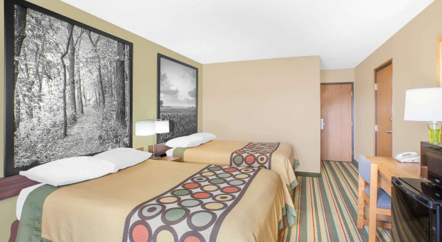 Super 8 Mount Pleasant - Iowa, จอง โรงแรม Mount Pleasant Iowa