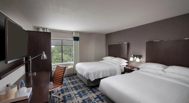 Четырёхместный номер Standard Four Points by Sheraton Charlotte - Lake Norman