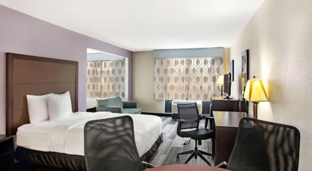 Номер Deluxe La Quinta Inn & Suites by Wyndham Springfield Airport Rte 66