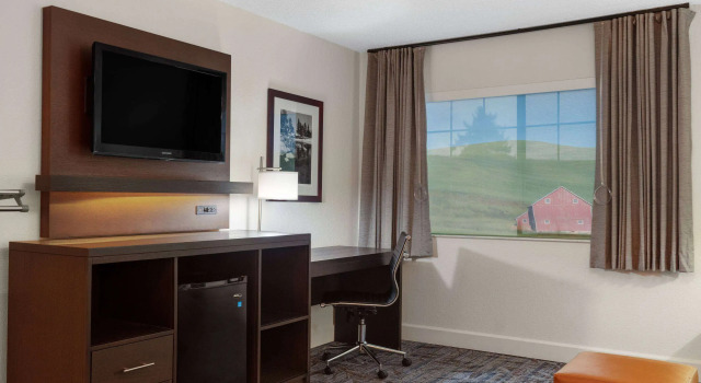 Ramada by Wyndham Spokane Airport, Prenota Hotel Spokane Spokane Metropolitan Area