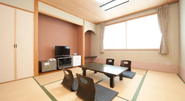 Четырёхместный номер Standard Kur and Hotel Suruga