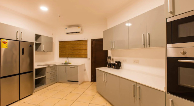 Accra Fine Suites - Holi Flats Airport Residential, Book Hotel Hoteller i Greater Accra med pool, Swimmingpool
