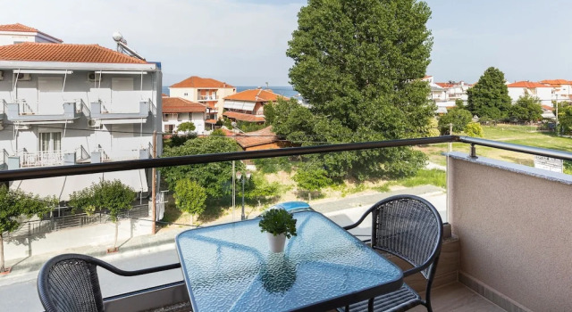 Трёхместный номер Classic с балконом Makris Luxury Rooms