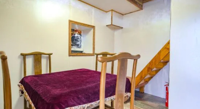 Семейный люкс Jingyesi Hostel