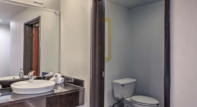 Люкс Motel 6-Dallas, TX - Northwest
