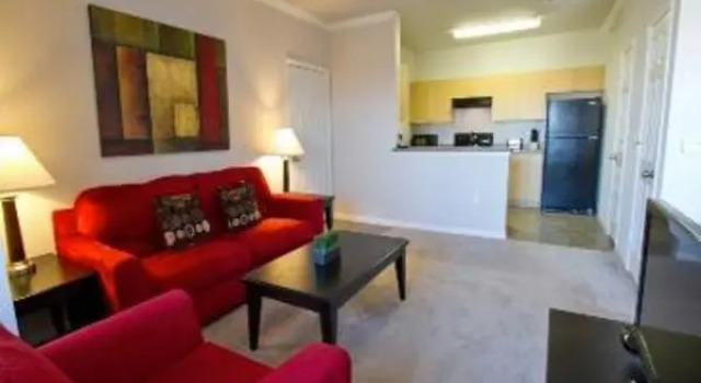 Steeplechase on Maple by ExecuStay (EXEC-MW.STEEPLE-1BR), Book Villa Sommerhuse i Omaha, Hytte