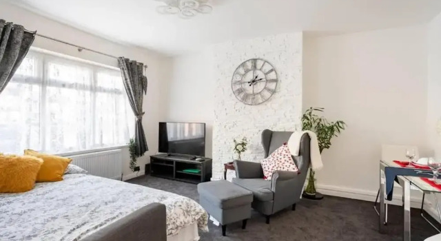 1 Bed-sleeps 4-free Parking-30 Min to Central Ldn, Varaa Huoneisto Asunnot kohteessa Merseyside, Huoneisto