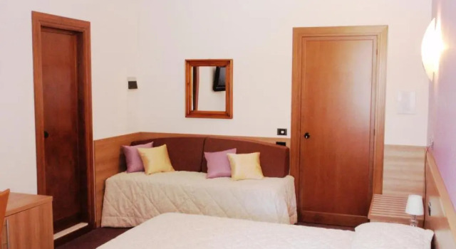Трёхместный номер Standard Hotel Cima