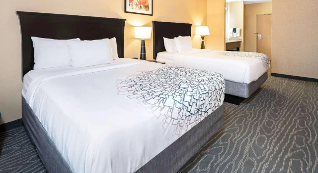 Четырёхместный номер Standard с видом на горы La Quinta by Wyndham Logan