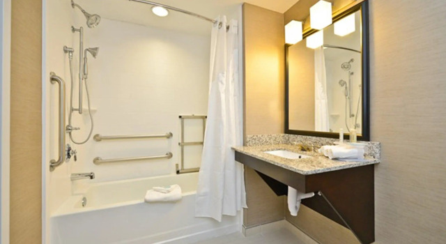 Двухместный номер Standard Holiday Inn Express & Suites Utica by IHG