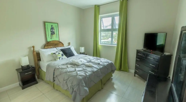 Le Luxe Penthouse 2BR w AC Wifi & 24 hr sec