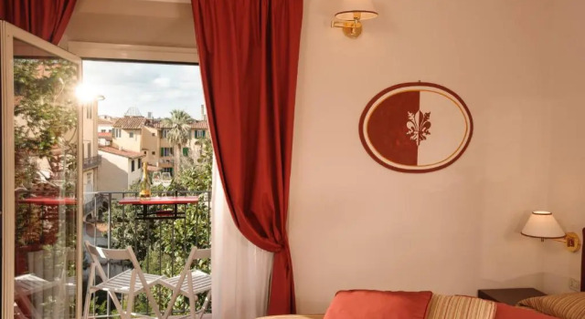 Двухместный номер Deluxe с балконом Hotel Cardinal of Florence - recommended for ages 25 to 55