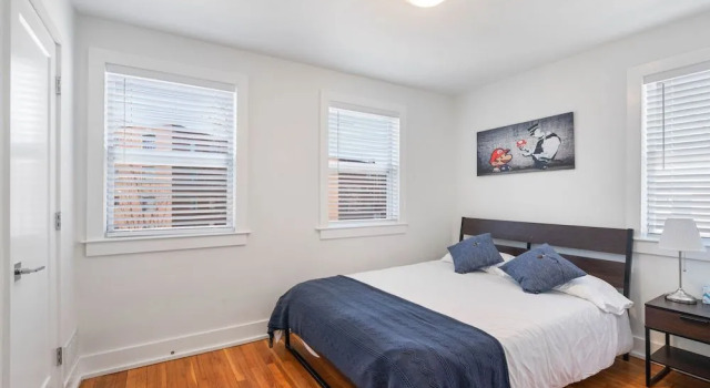 Modern Colonial 3BR 2BA House 5m to DC & DCA, Забронировать Отель Александрия Washington DC Metropolitan area, рядом с Del Ray Farmers Market