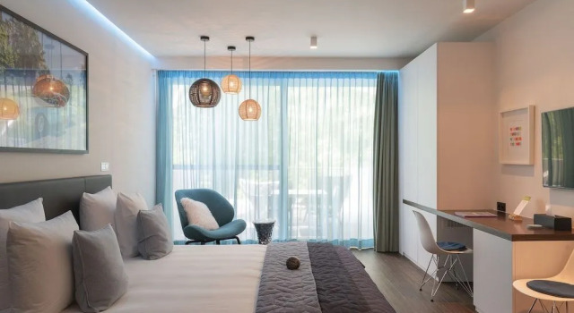 Lithium Bed Zen & Breakfast, Book Hotel Hotels in Antwerp with a Pool, Swimming Pool