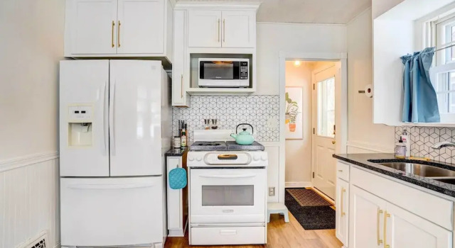 Коттедж Charming Minneapolis Home < 1 Mi to Lakes!