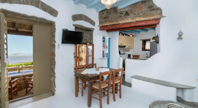 Вилла с 2 комнатами с видом на море Villa Ghisi