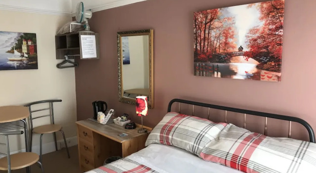 Acorn Lodge, Забронировать Отель Отели Илфракомб 3 звезды, рядом с Статуя «Истина», 3*