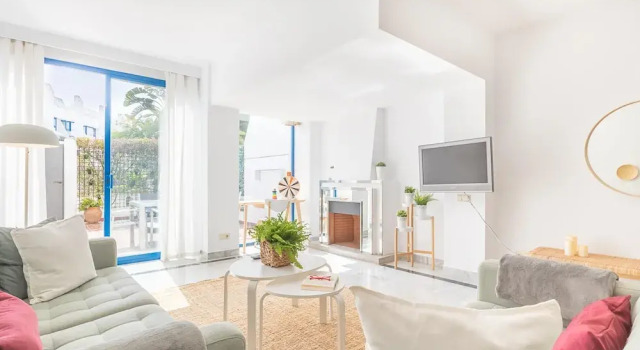 Marbella Pool House Gf55on sea Shore, Забронировать Дом для отпуска Виллы Марбелья, рядом с Автобусный вокзал Марбельи, Вилла