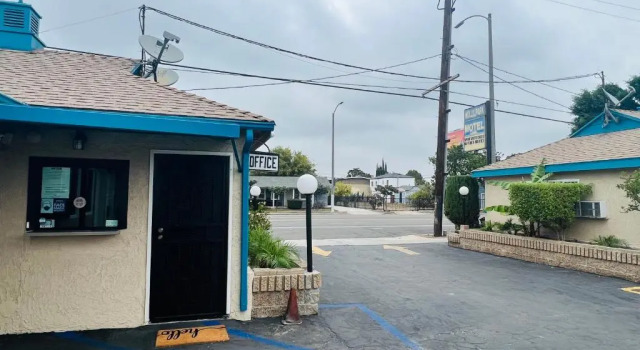 Holly Park Motel near LAX
