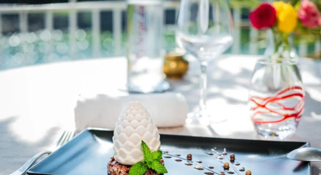 Полулюкс Auberge Du Lac