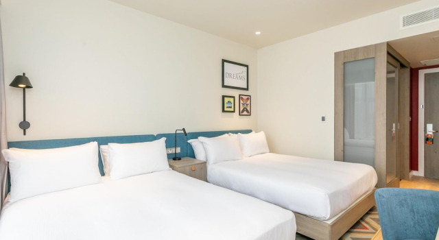 Standard cvadruplă familie cameră Hampton by Hilton Blackpool