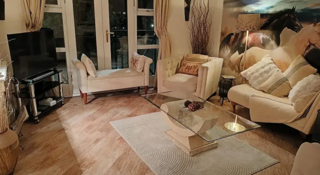 Апартаменты Canalside Chic Your London Escape Starts Here! Wifi and Airport Transfers