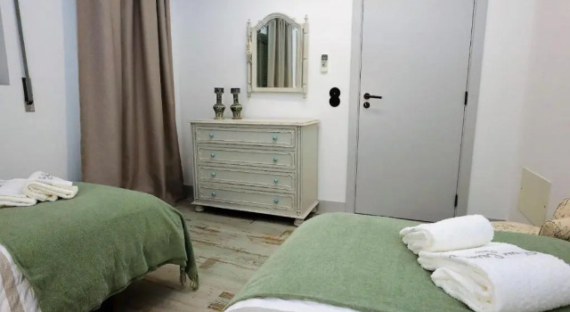 Апартаменты с 3 комнатами Apartamentos Beco dos Quartinhos - FREE WIFI - NETFLIX - BY BEDZY