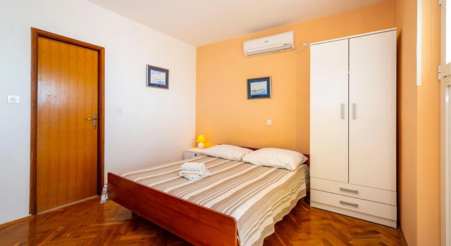 Nice Apartment in Maslenica With Wifi