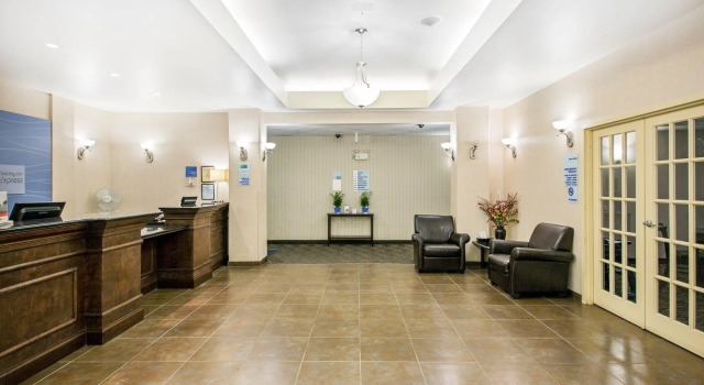 Holiday Inn Express Hotel & Suites Prince Albert, Book Hotel Prince Albert Saskatchewan