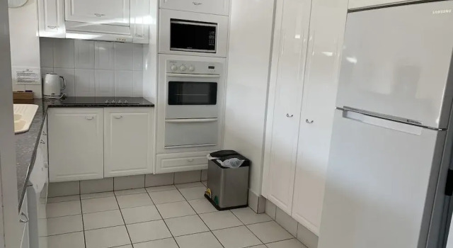 Апартаменты с 2 комнатами с балконом и с видом на море Pacific Place Apartments