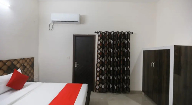 Oyo 48478 Vp Homes, Забронировать Отель Грейтер-Нойда штат Уттар-Прадеш