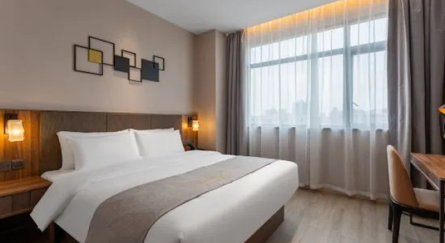 Люкс Homeinn Plus Hotel (Chaozhou  People's Square)