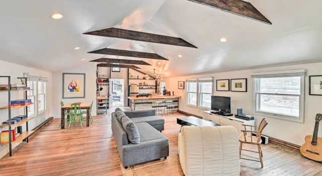 Chic Prattsville Studio w/ Private Hot Tub!, Buchen Sie Ferienwohnung Prattsville Windham