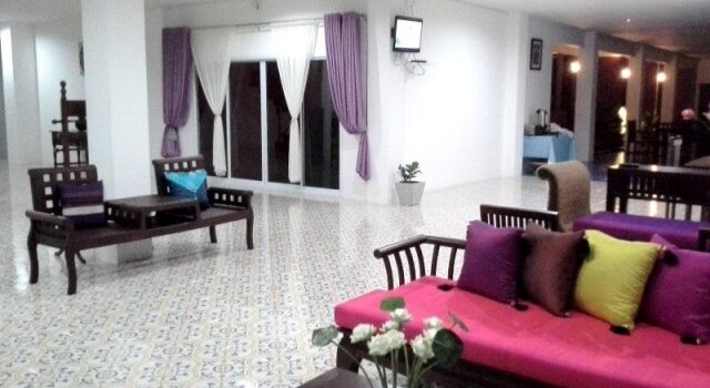 Srisareemaya Hostel, Rezervovat Hostel Sisaket 