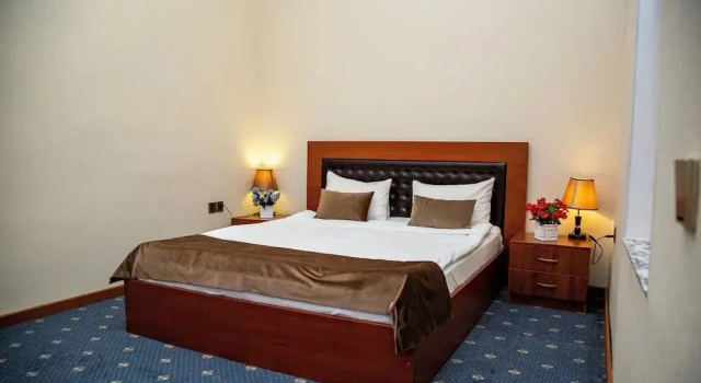 Hotel & Bistro, Забронировать Отель Отели Баку 3 звезды, рядом с Станция метро Низами, 3*